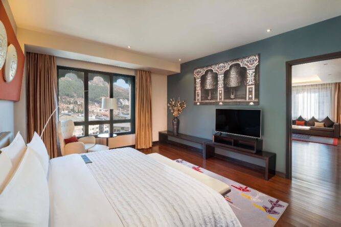Royal Suite Bedroom-1000x666