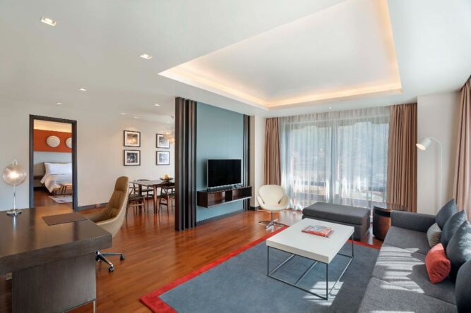 Royal Suite Livingroom--1000x666